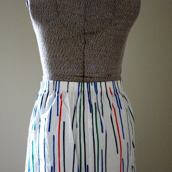 Colourful abstract patterned skirt - Picture 9 of 12